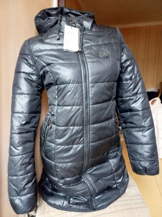 Пальто, весна, новое,на девочку подростка, размер хс ,с,синтепон, прод