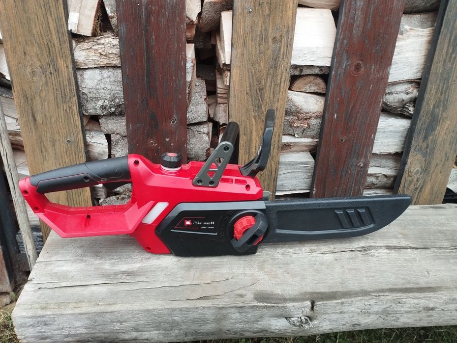 Ланцюгова акумуляторна пилка Einhell GE-LC18li-Bl