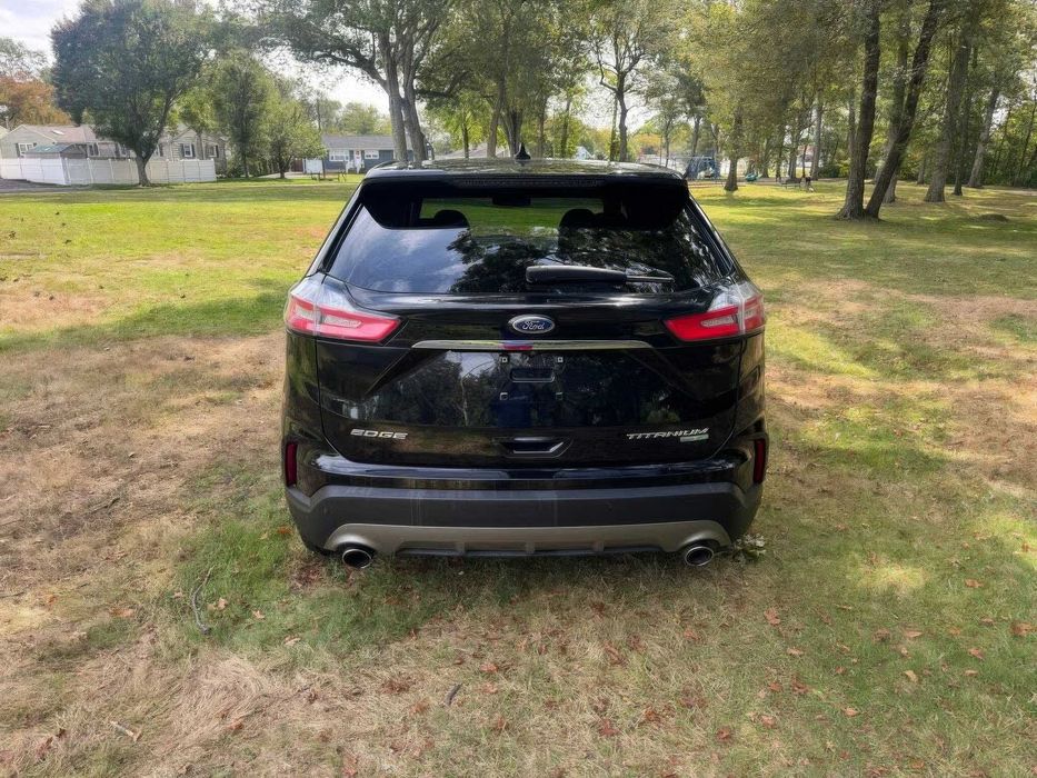 Ford Edge Titanium      2019