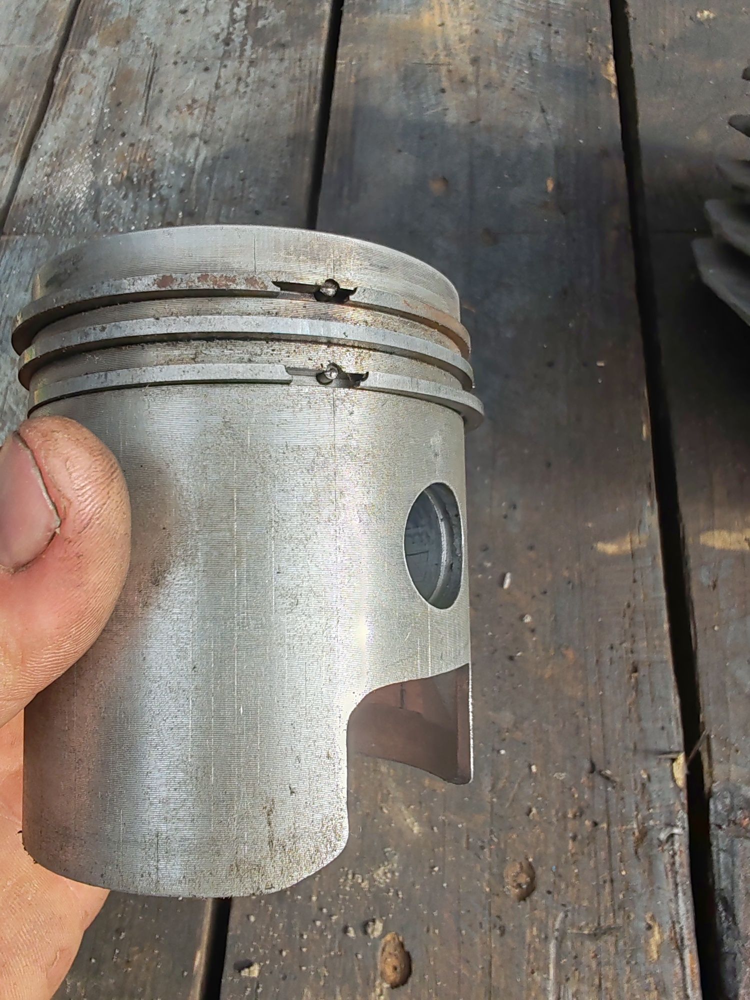 Cylinder z z tłokiem Mz-etz 250 Mz Ts 250