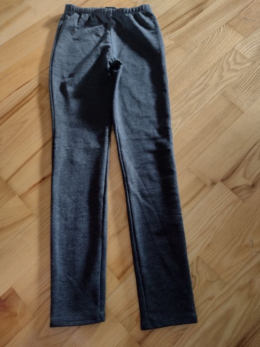 Grube leginsy Decathlon rozm 134 nowe