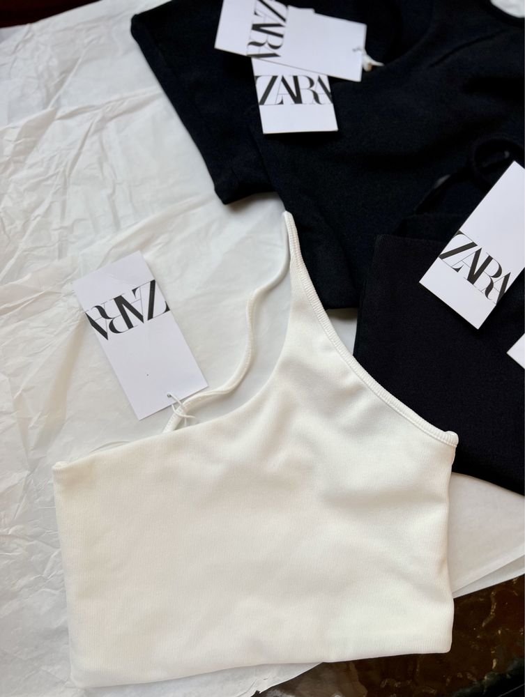 Топ Zara білий та чорний , оригінал , асиметричний на одне плече