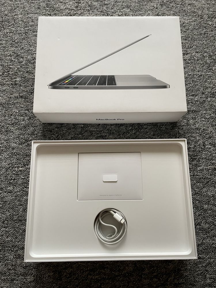 Macbook air 13”  Touchbar