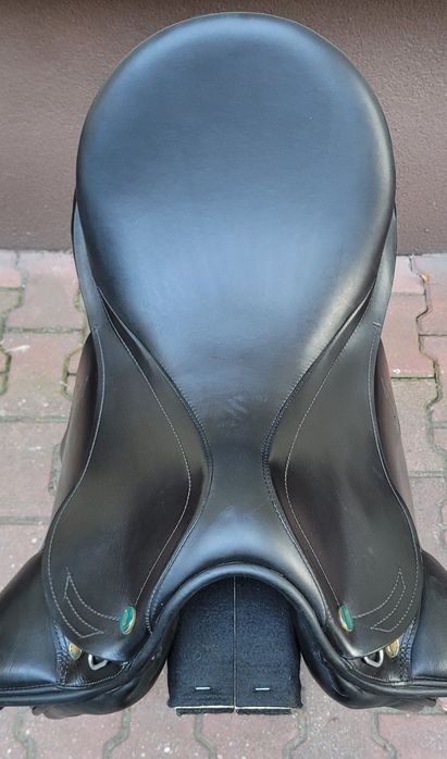 Siodło ujeżdzeniowe Prestige Roma Dressage  łęk 33 siedzisko 17"