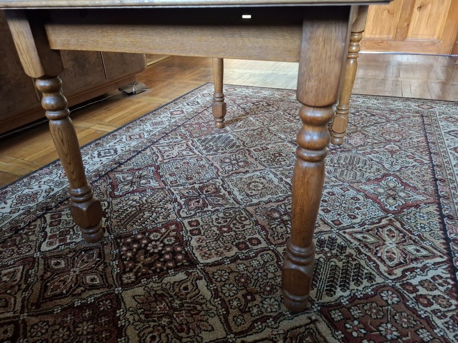 Drewniany stół rozkładany