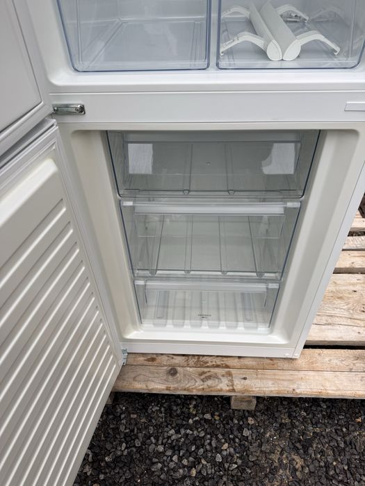 Холодильник Elektrolux