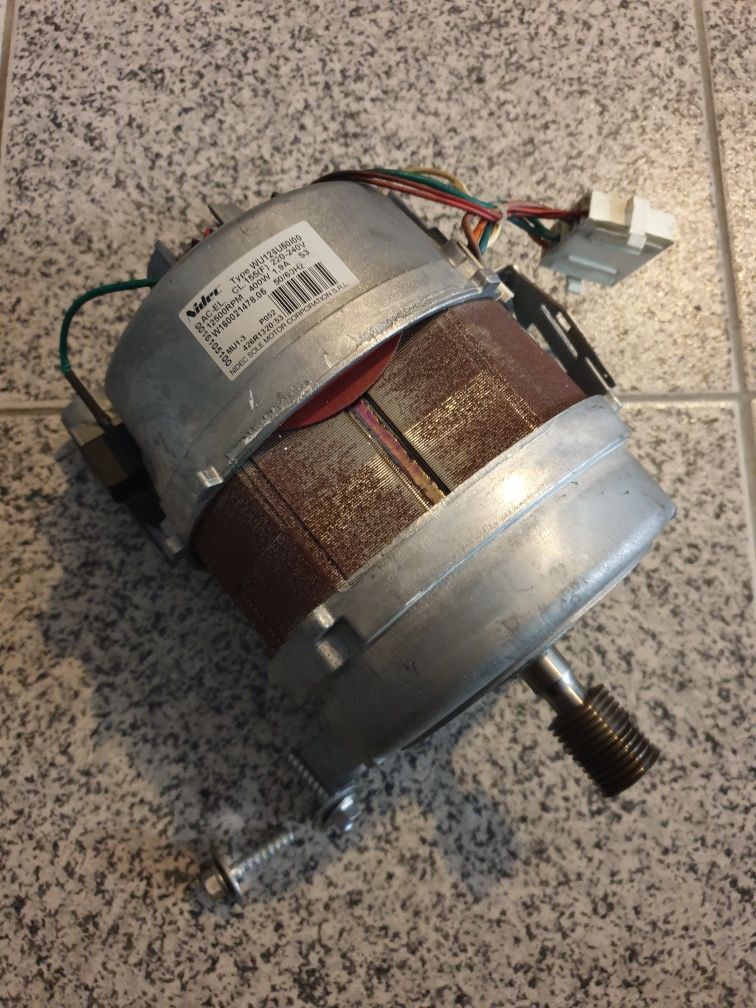 Motor máquina de lavar roupa Indesit IWC71252