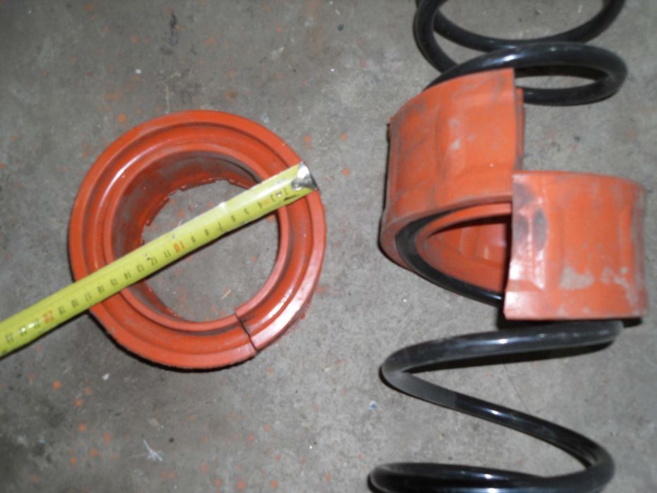 підкладки під автомобільну пружину