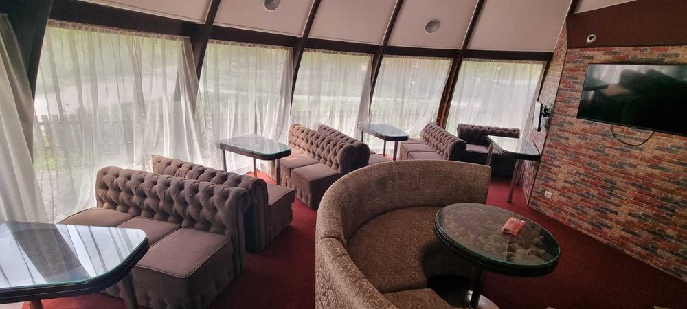 Продаються комерційні приміщення.