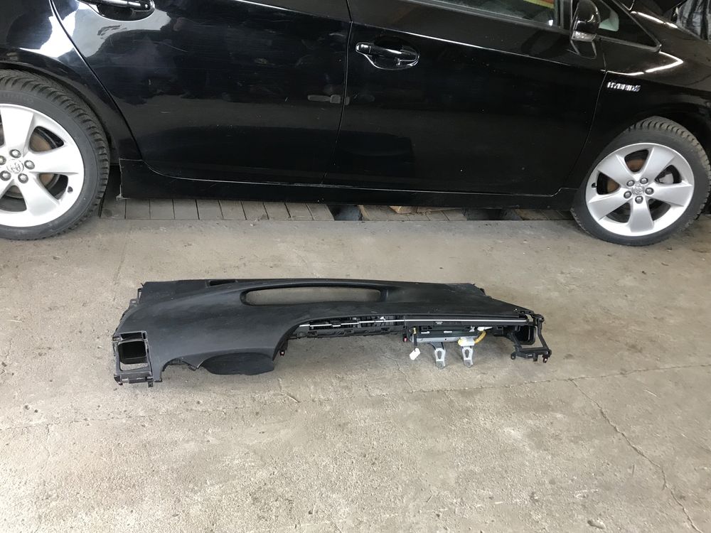 Deska rozdzielcza toyota prius III polift