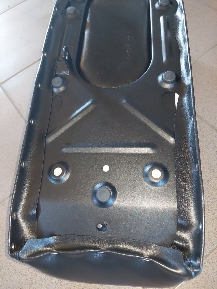 Nowe polskie solidne siedzenie wsk 125 175 b3 jednoramowa pl