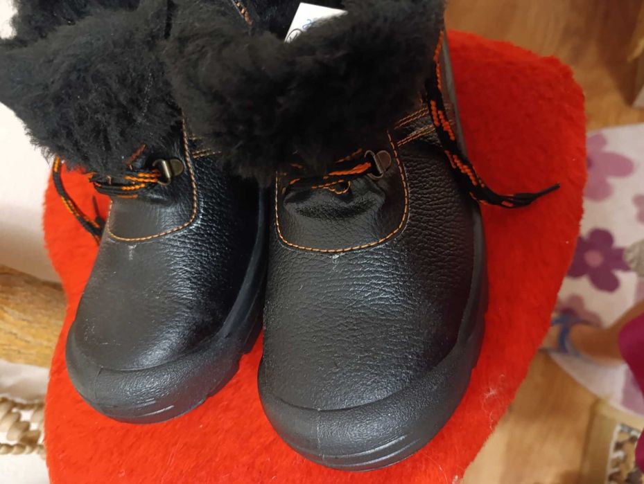 Зимове робоче взуття нове Valtex 42 розмір