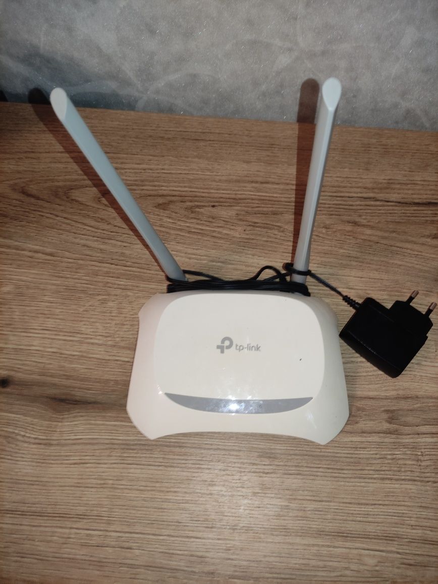 Wi-Fi маршрутизатор tp-link 840n