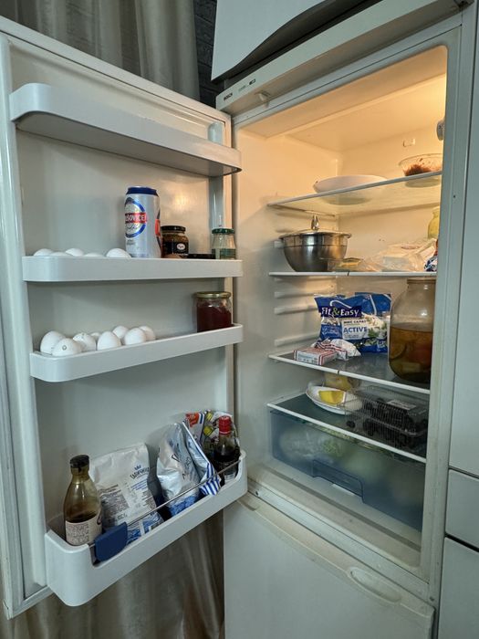 Холодильник двокамерний з морозилкою Bosch в гарному стані