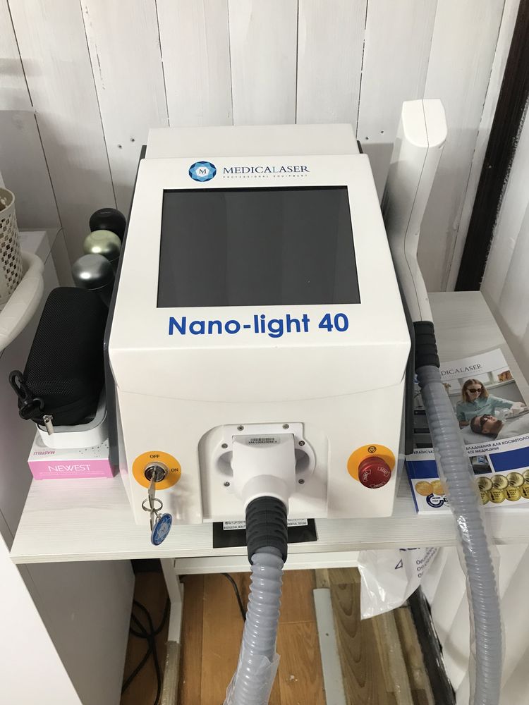 Неодимовий лазер для видалення татуювань Nano-Light 40