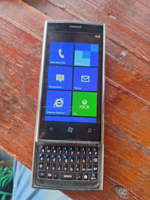 Kolekcjonerski smartfon Dell v02s