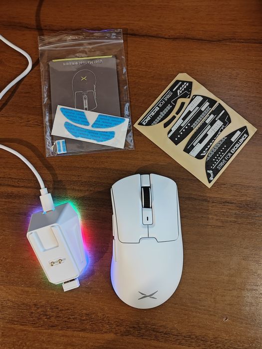 Мишка Deluxe M900 white