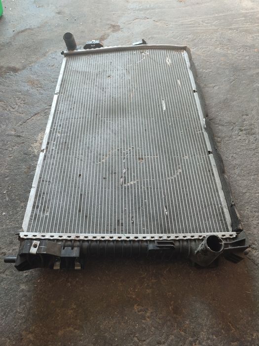 Ford Explorer 3.5 v6 2019 Радіатор охолодження під ремонт