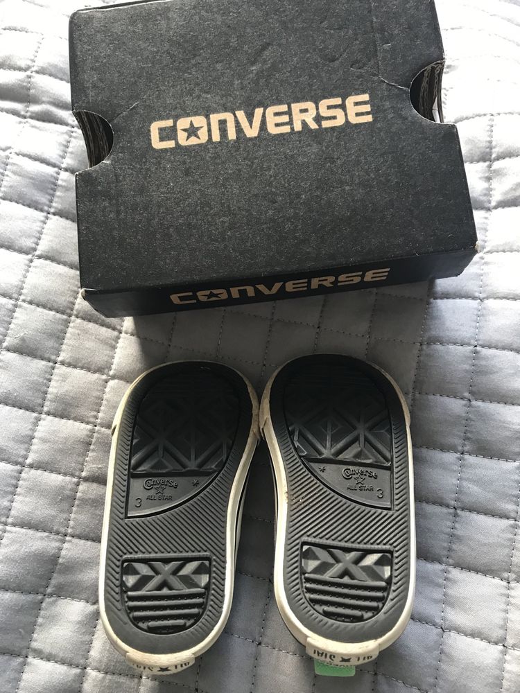 Dziecięce trampki firmy Converse rozmiar 19