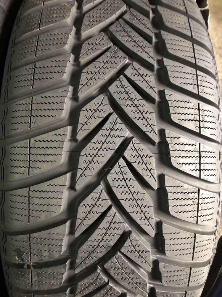 215/55/17 R17 Dunlop SP Winter M3 2шт зима