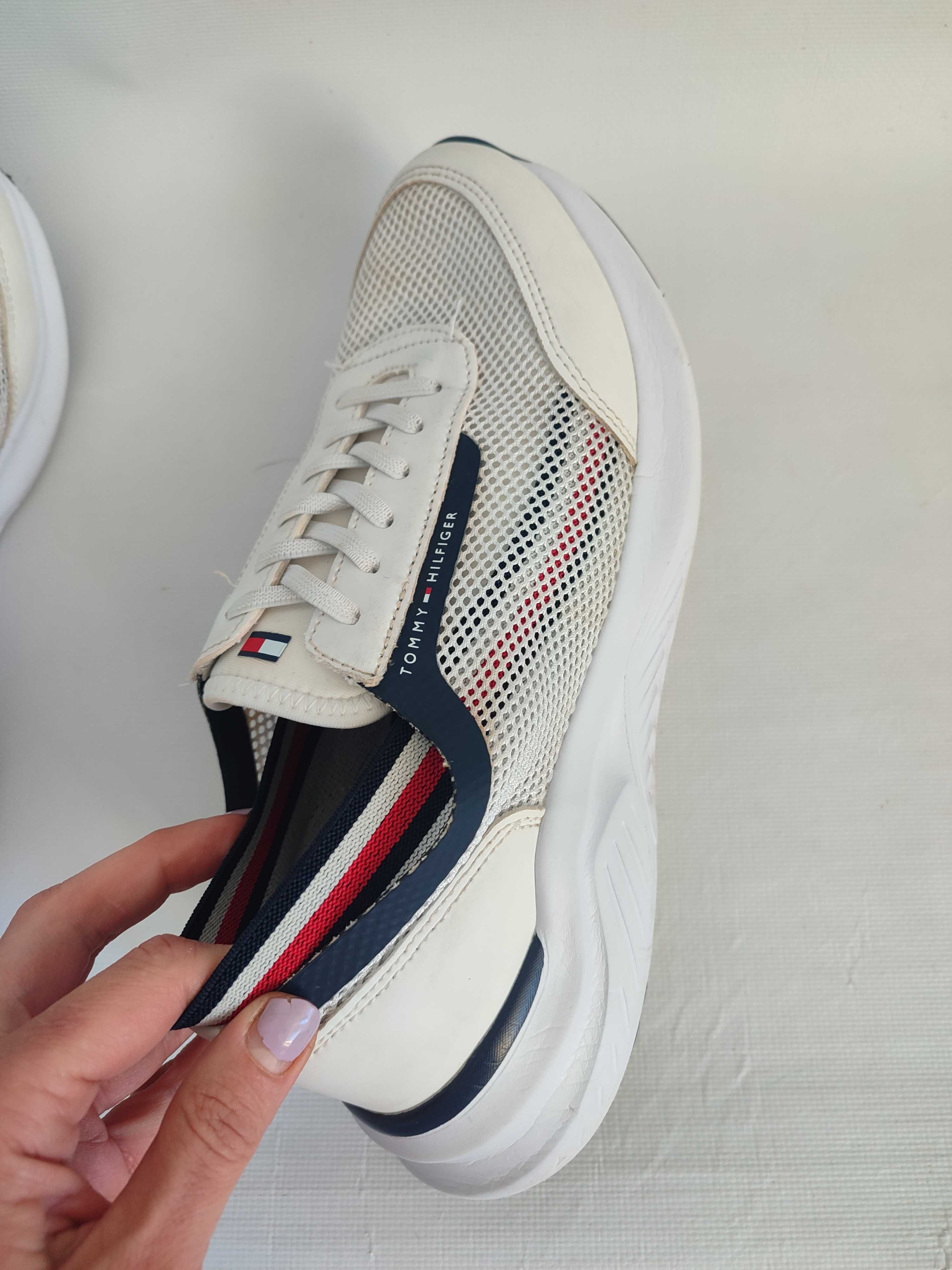 Tommy Hilfiger кроссовки кросiвки