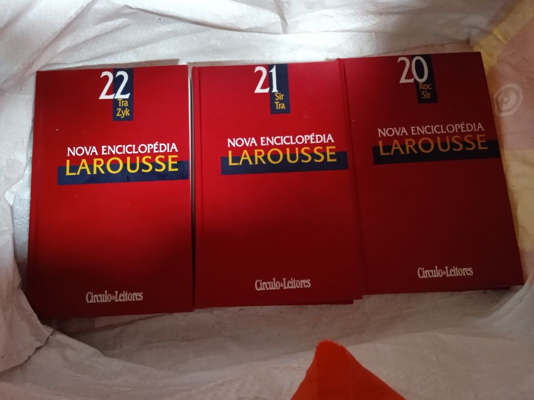 Nova enciclopédia larousse