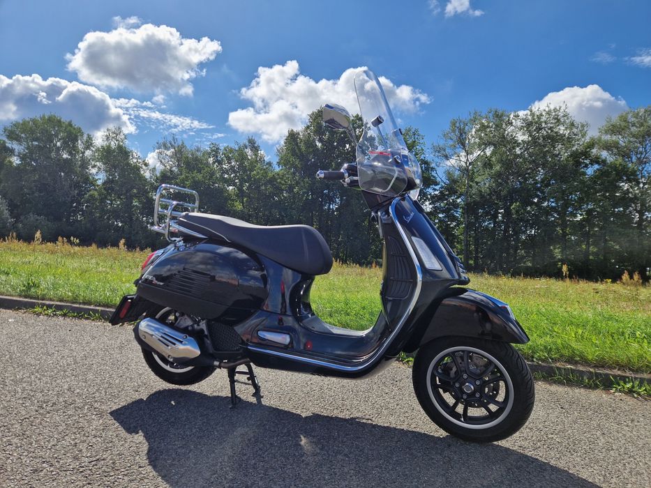 Piaggio Vespa GTS Super 125