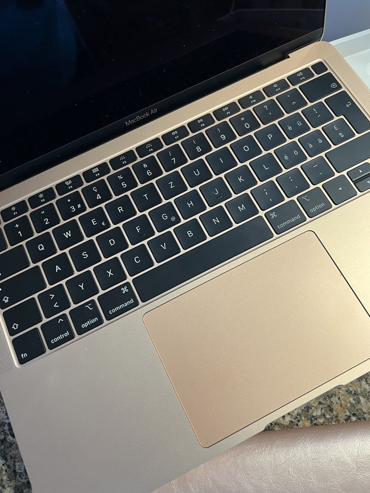 Portátil Apple Mac Book Air 13.3 Roségold i5, 8