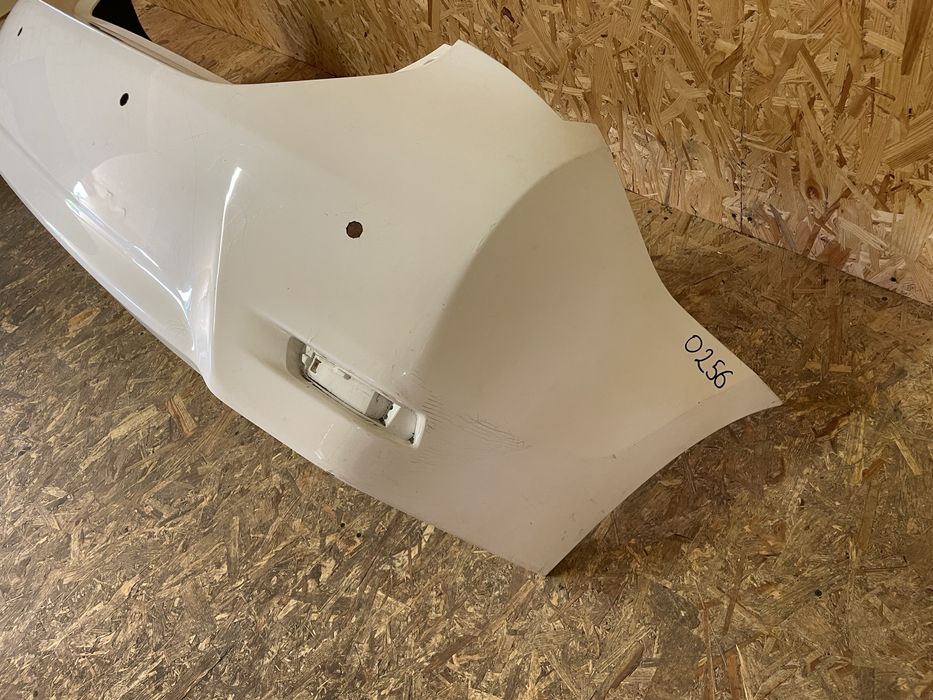 Toyota Corolla  Задній бампер  2013-2014-2015-2016-2017-2018