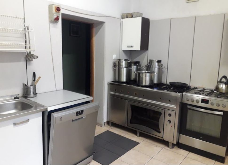 Sala z nagłośnieniem na imprezy okolicznościowe z dostępem do kuchni