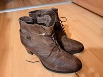 Buty na obcasie skórzane damskie nieużywane marka McArthur
