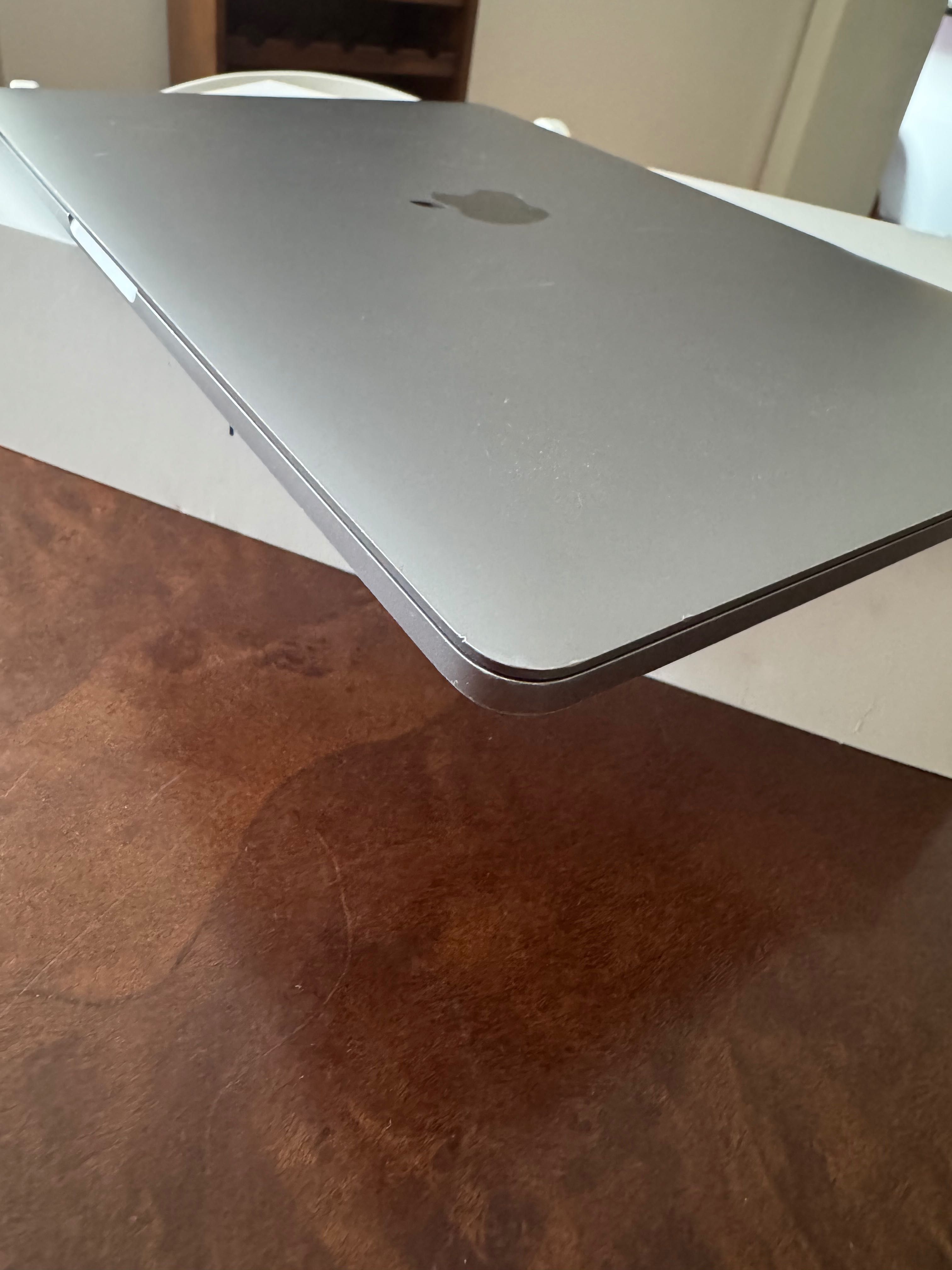 Apple Macbook Pro 13 A1989 i5 512GB touchbar