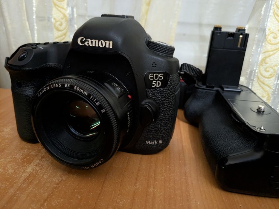 Фотоапарат Canon 5d mark III + об'єктив canon 50mm 1.8 II