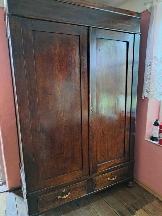 Zabytkowa szafa sprzedam bezpośrednio