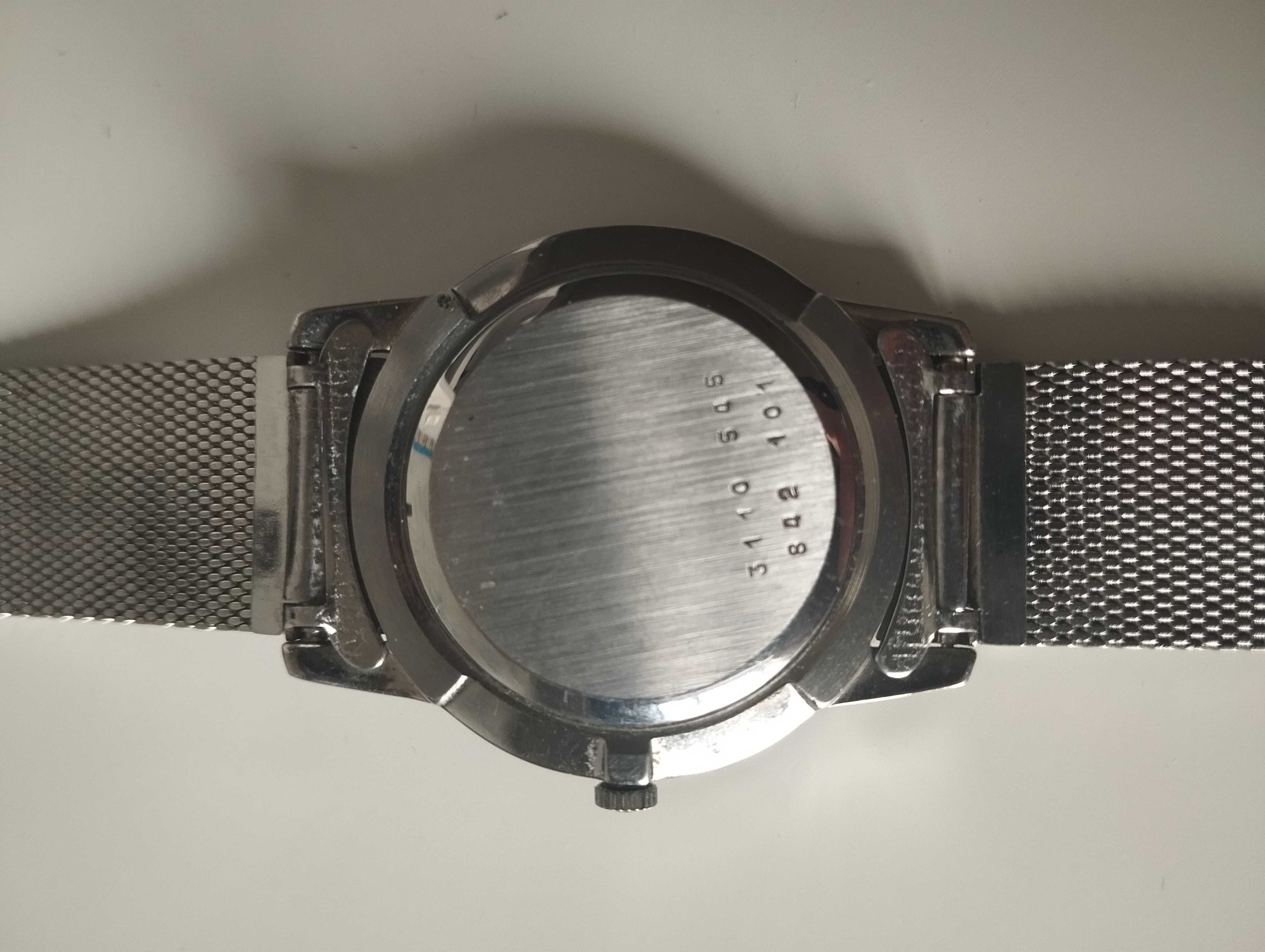Вінтажний годинник Universal Geneve Ultra Thin.