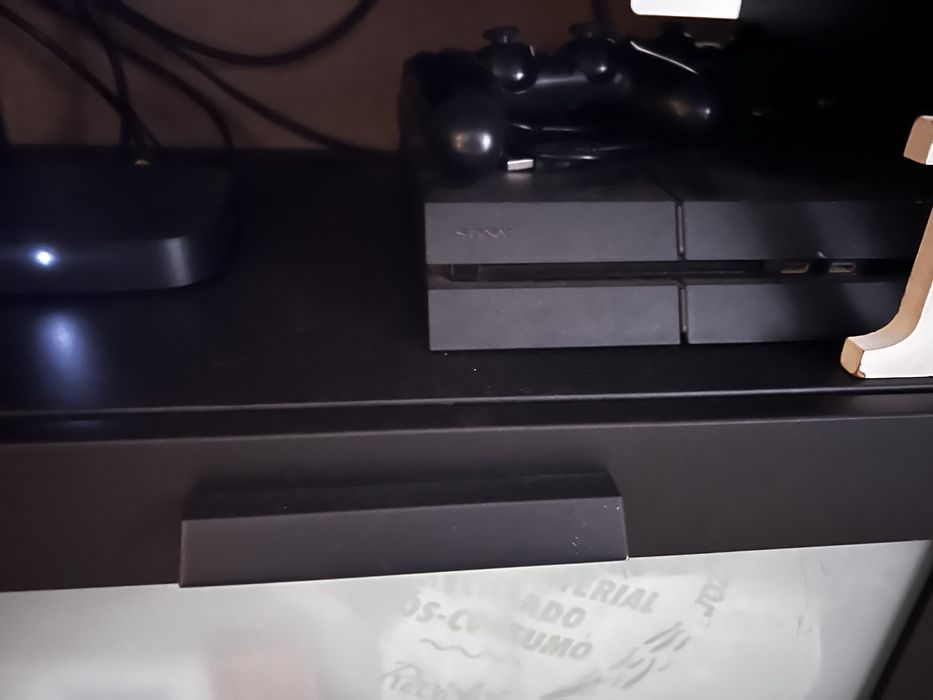 Playstation 4 pouco uso