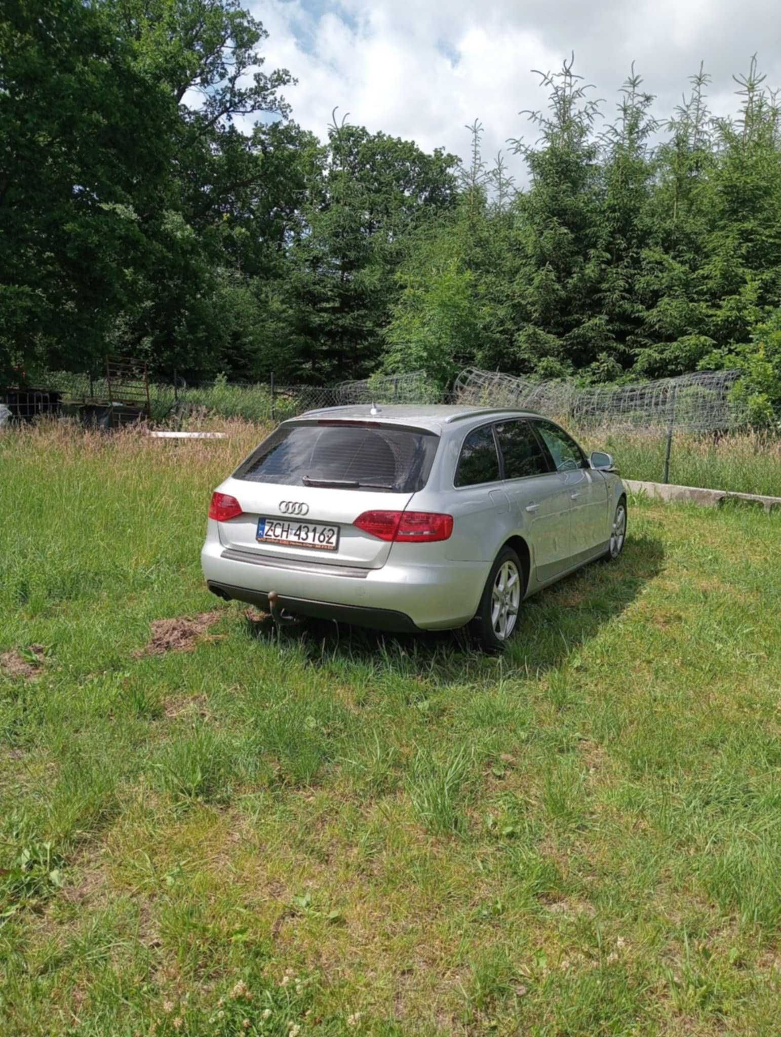 AUDI A4B8 AVANT 143KM uszkodzony lewy przód