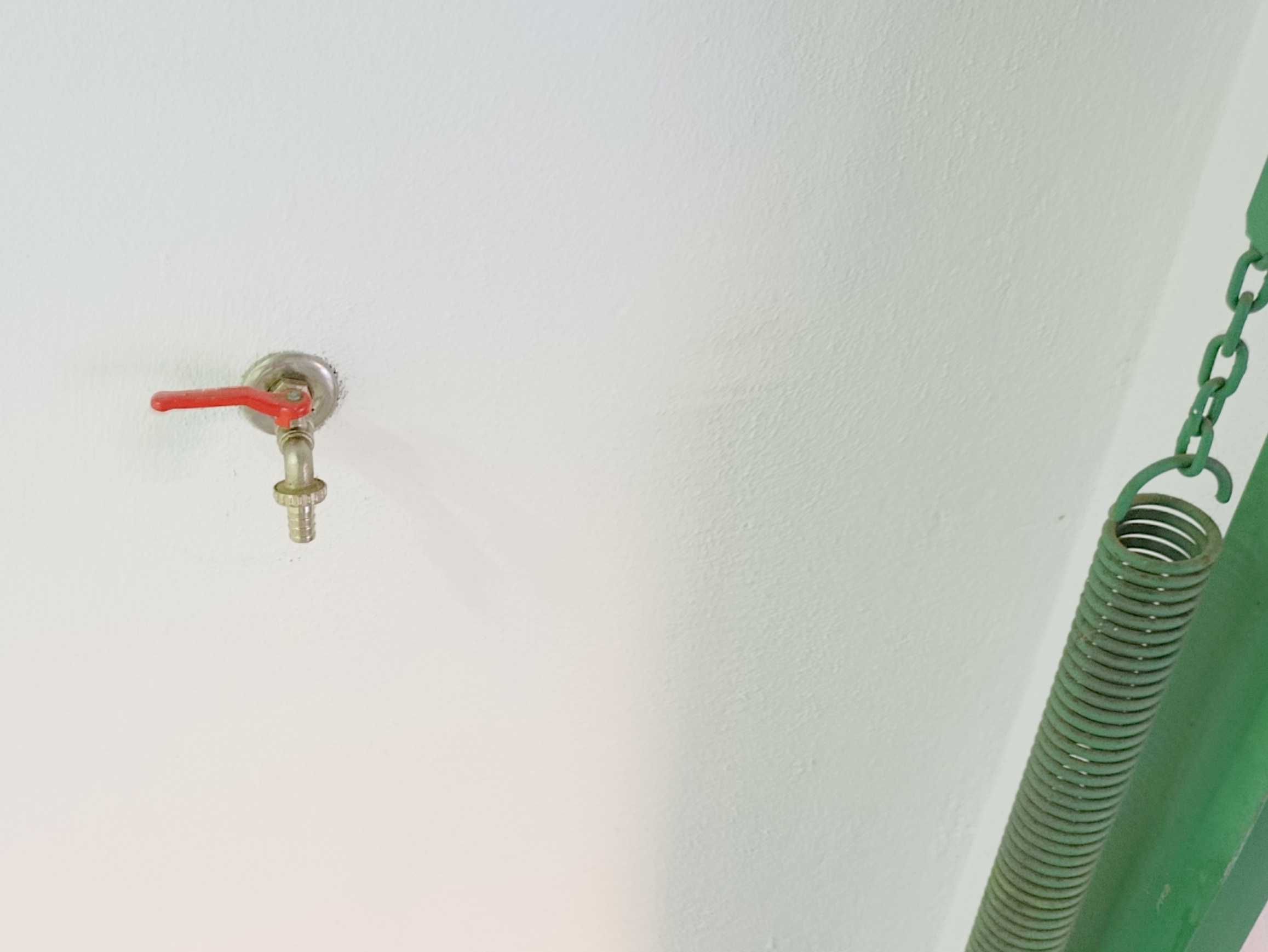 Garagem BOX 20 m2 com luz e água