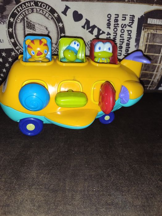 Інтерактивна іграшка випригуючі тварини літак