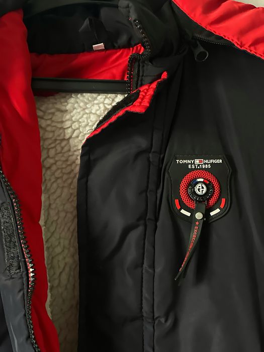 Куртка зимова для хлопчика 8-9 років.