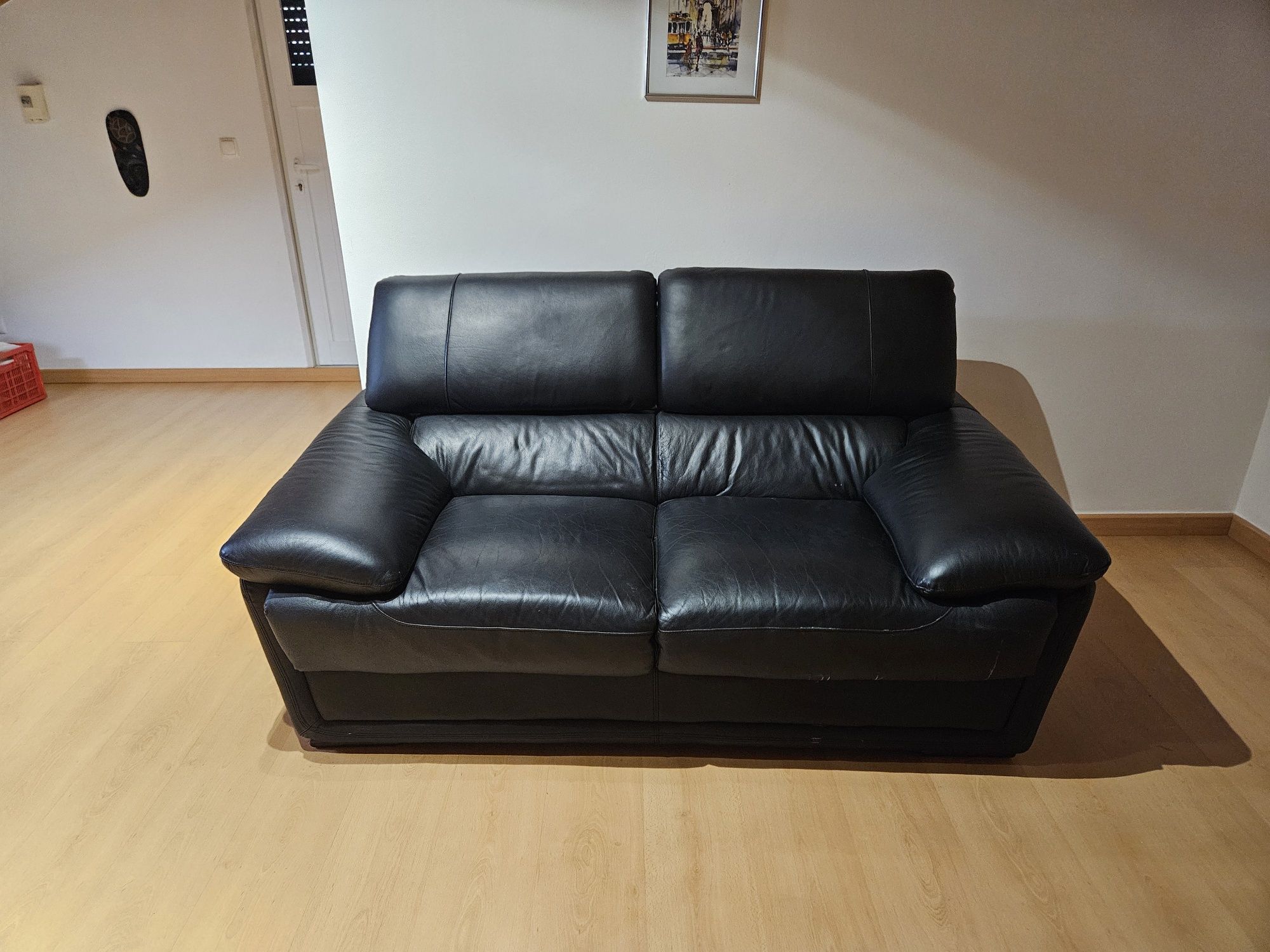 Sofa em pele preto