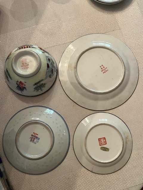 Taça e pratos antigos chineses