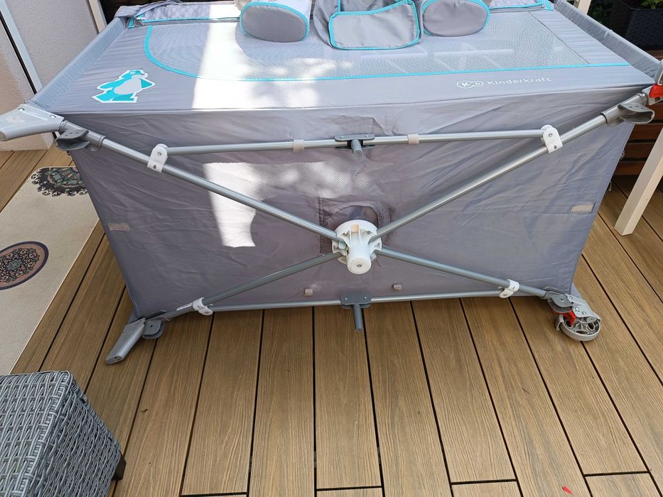 Łóżeczko turystyczne Kinderkraft Joy z akcesoriami