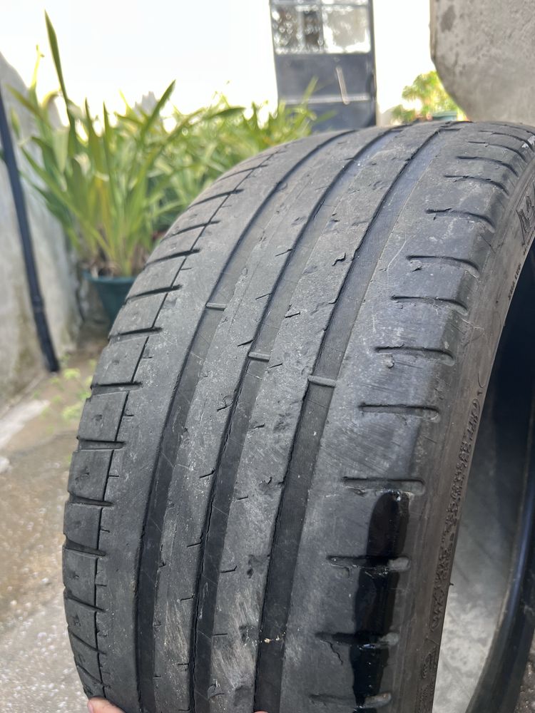 Pneus 225/40/18 pilot sport 3