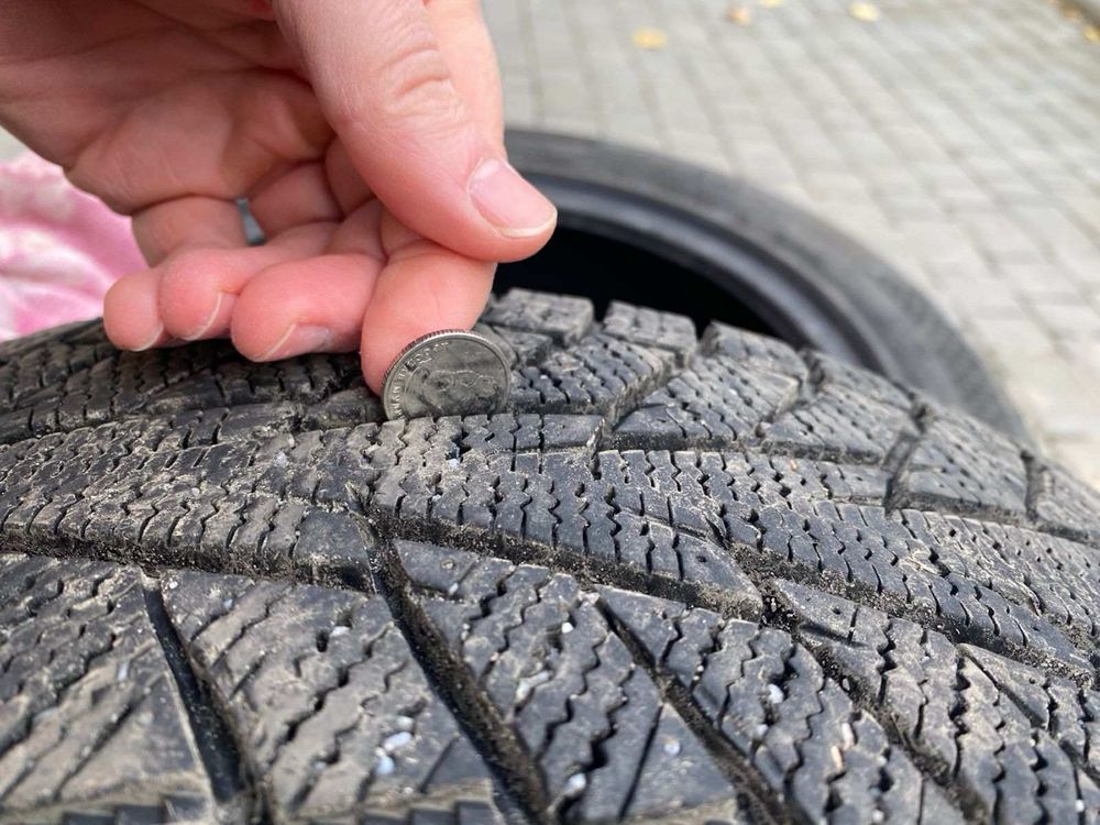 Зимова резина 205/55 r16