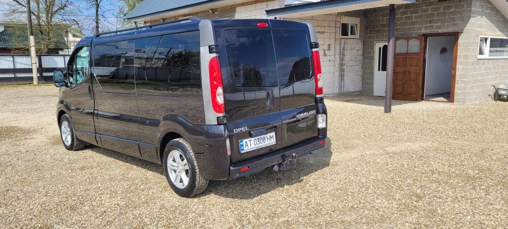 Opel Vivaro long