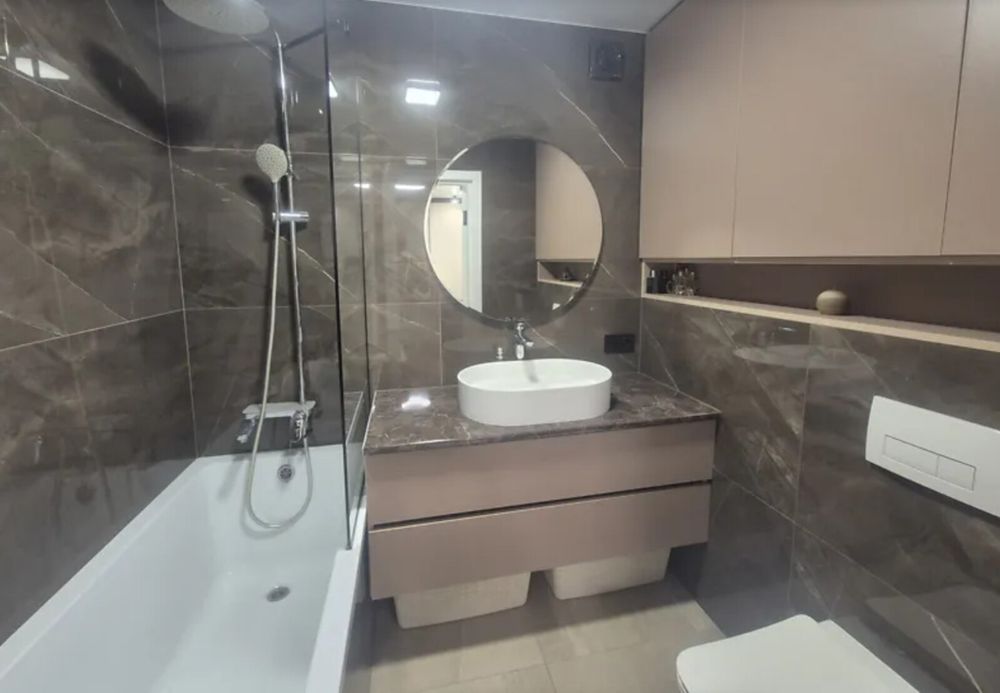 Продаж 1к квартири 43 кв. м на вул. Лепкого Богдана