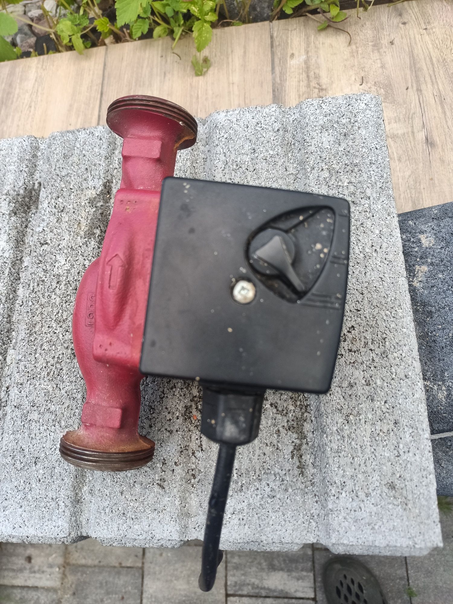 Pompa obiegowa co grundfos