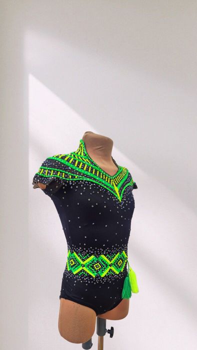 Продається купальник для художньої гімнастики