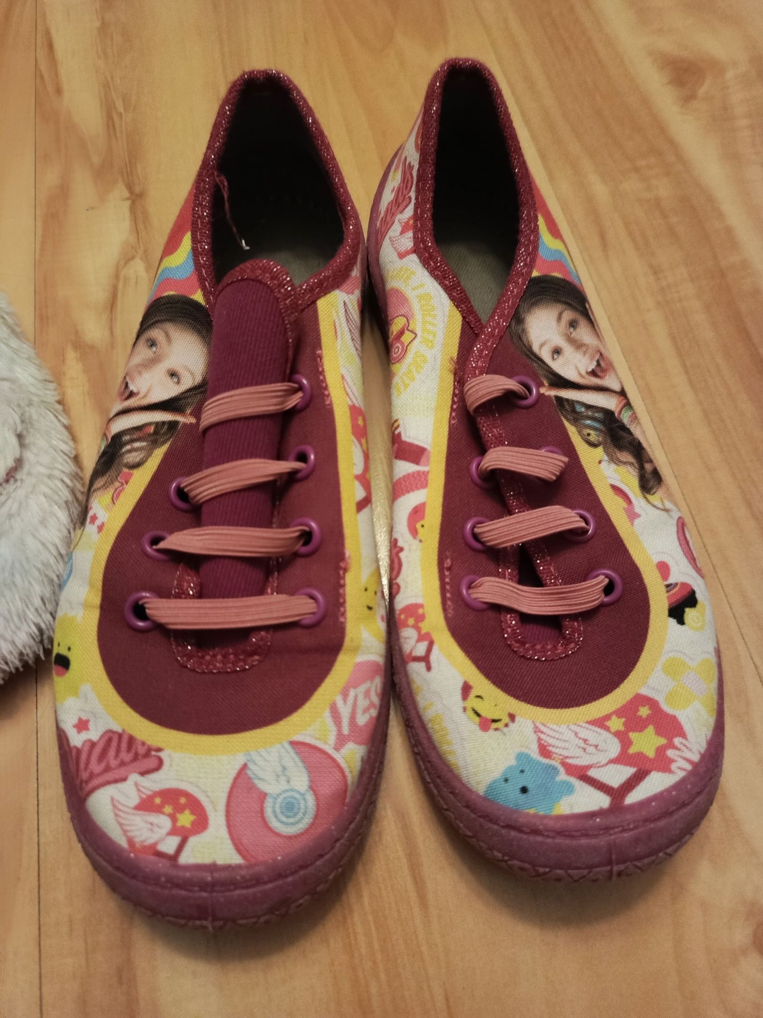 Kapcie, buty dla dziewczynki + gratis
